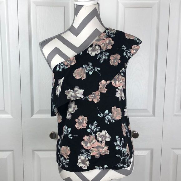Love-Fire One Shoulder Floral Blouse Size Medium NWT - Picture 1 of 6